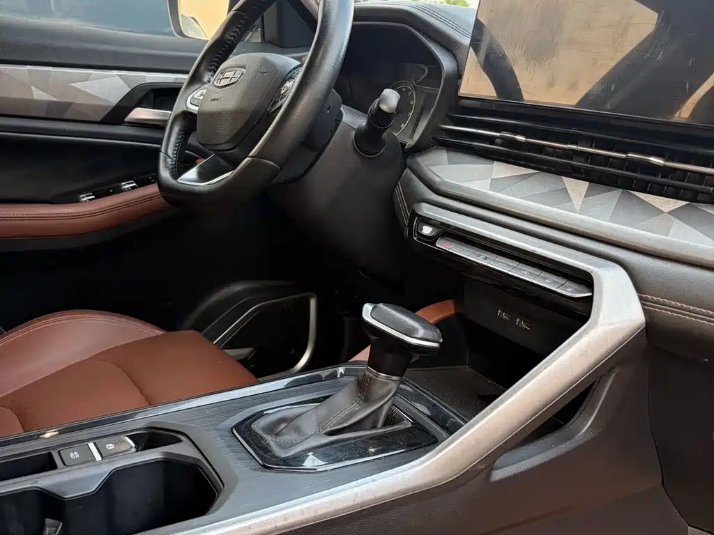 Geely Vision X6 — миниатюра 6