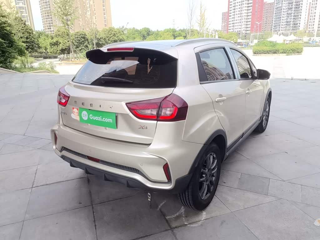 Geely Vision X3 1.5 л 2021 г. желто-оранжевый, пробег 36000 км