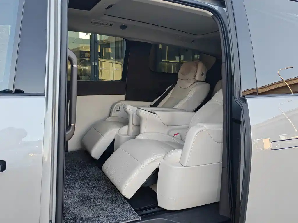 Li Auto Li MEGA — миниатюра 21