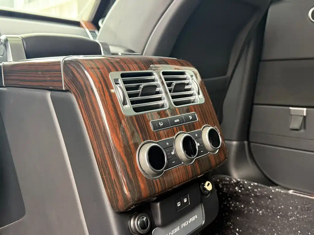 Land Rover Range Rover — миниатюра 10