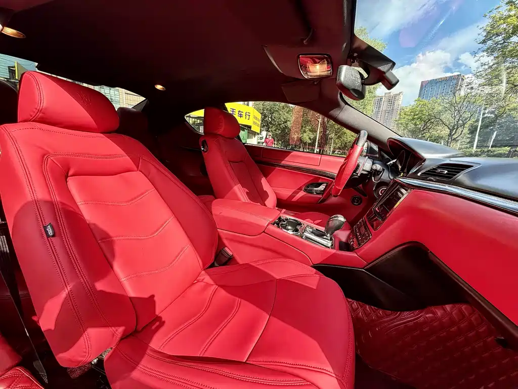 Maserati GranTurismo — миниатюра 12