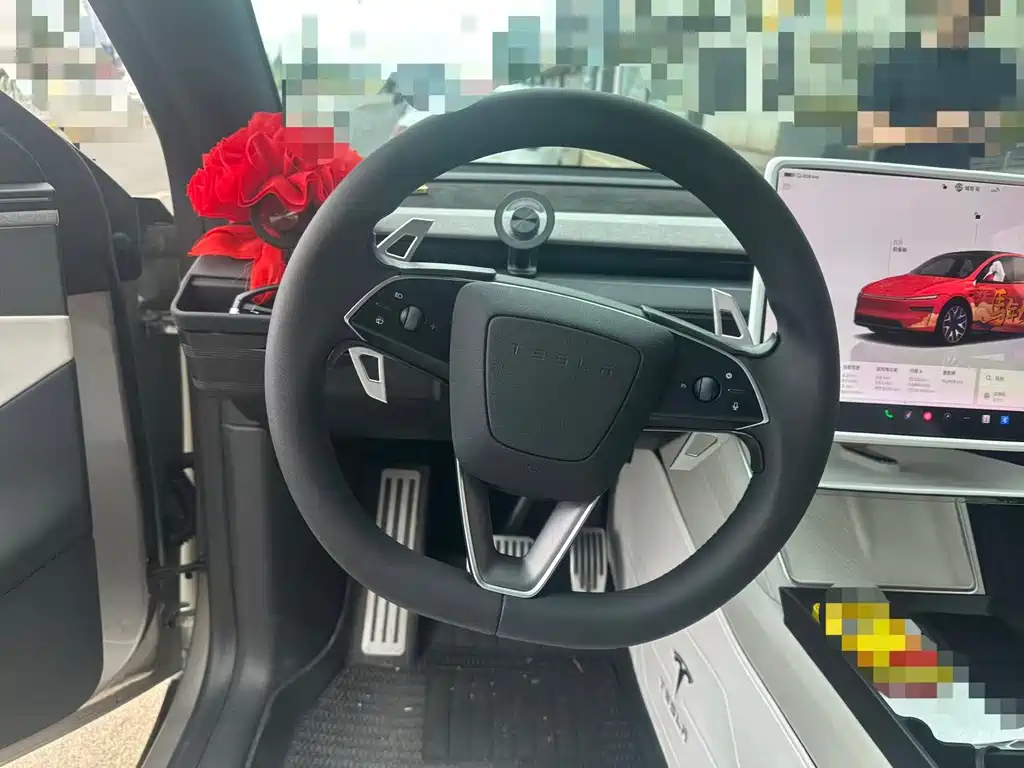 Tesla Model Y L — миниатюра 11