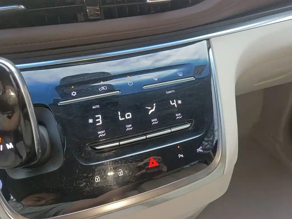 Buick GL8 — миниатюра 13