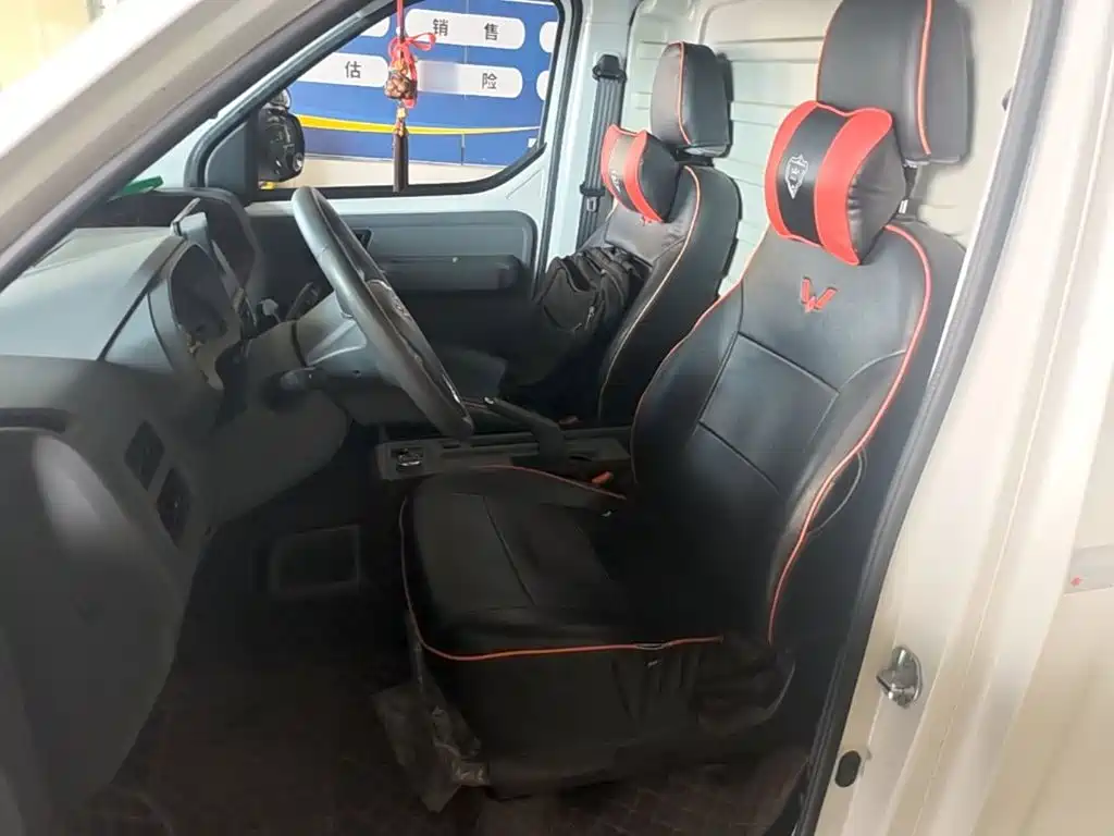 Wuling Yangguang — миниатюра 15