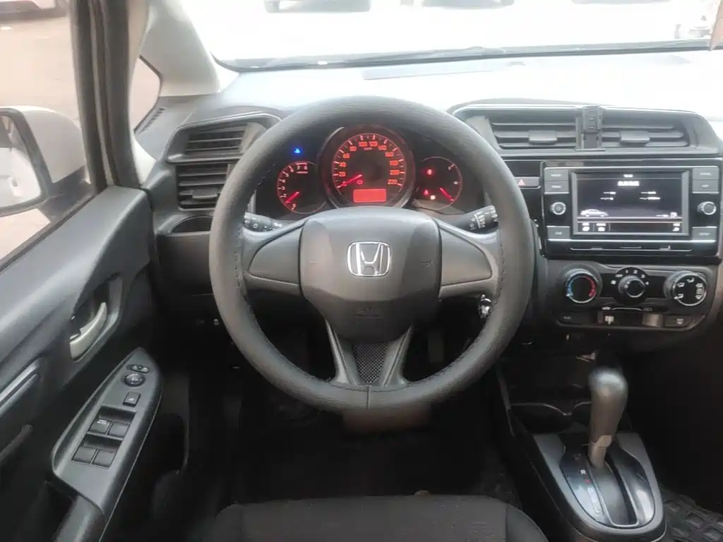 Honda Fit — миниатюра 11