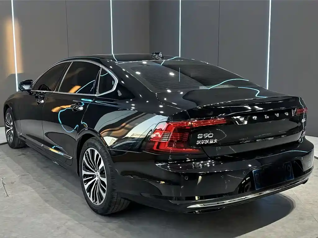 Volvo S90 — миниатюра 8