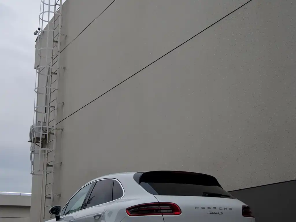 Porsche Macan — миниатюра 6