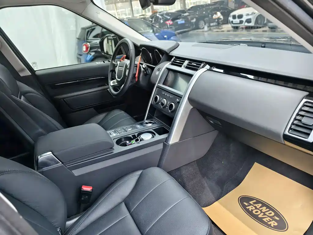 Land Rover Discovery 2019 3.0 SC V6 SE