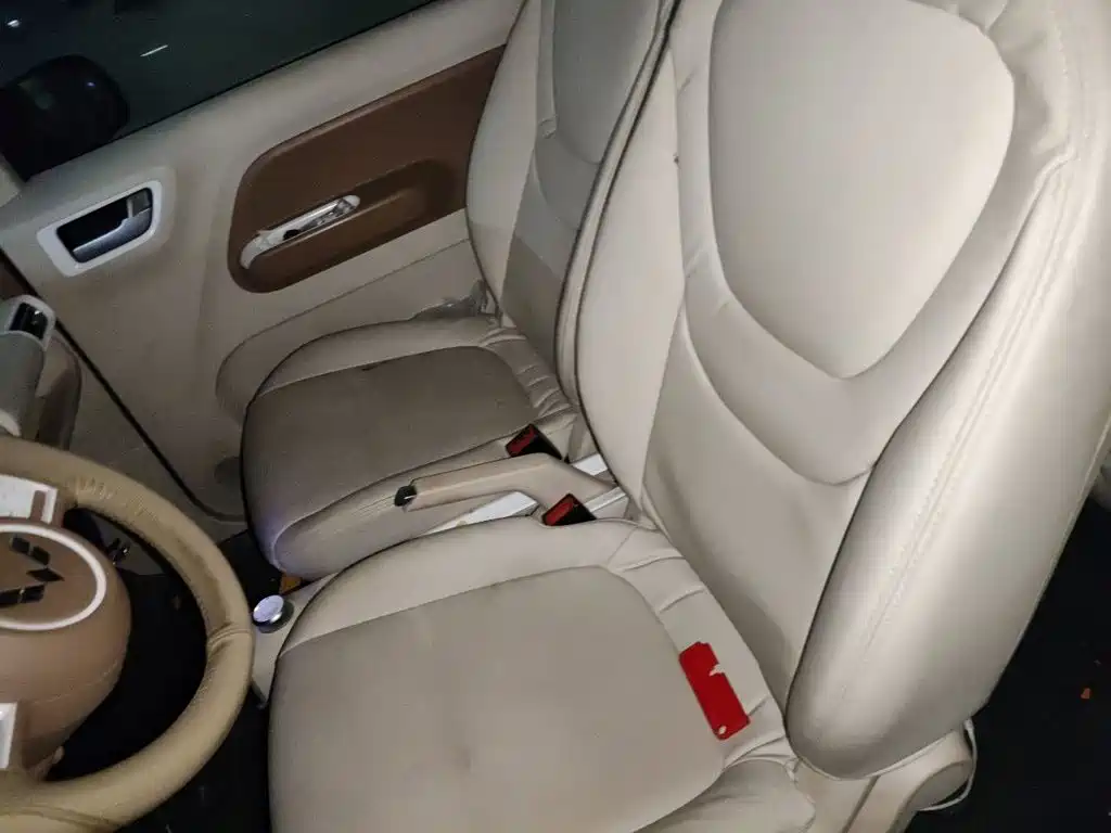 Wuling MINIEV — миниатюра 11