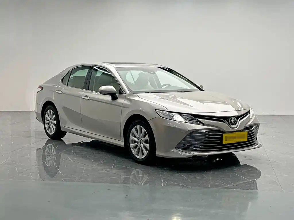 Toyota Camry — миниатюра 8