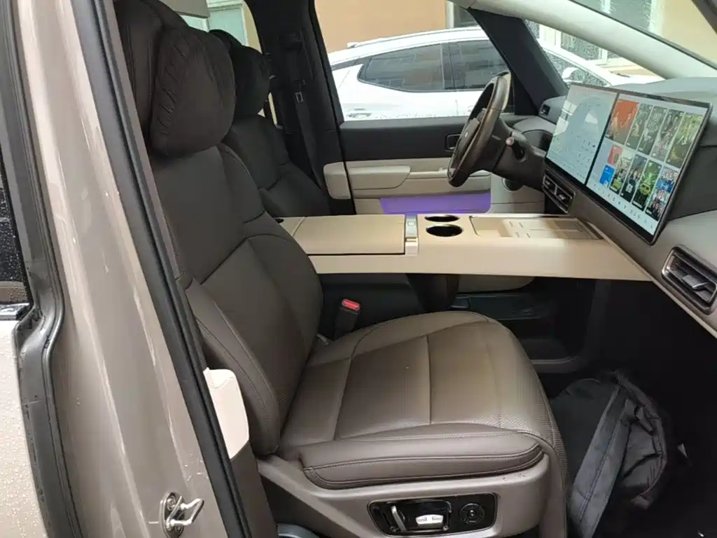 Li Auto Li MEGA — миниатюра 25