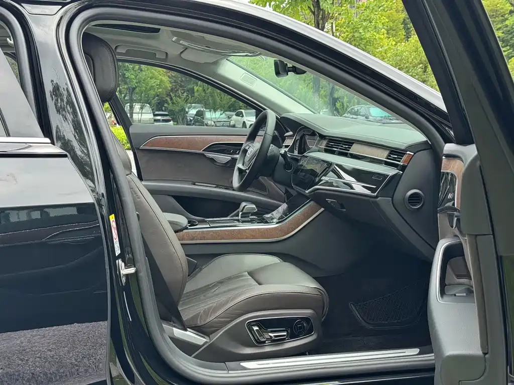 Audi A8 — миниатюра 6