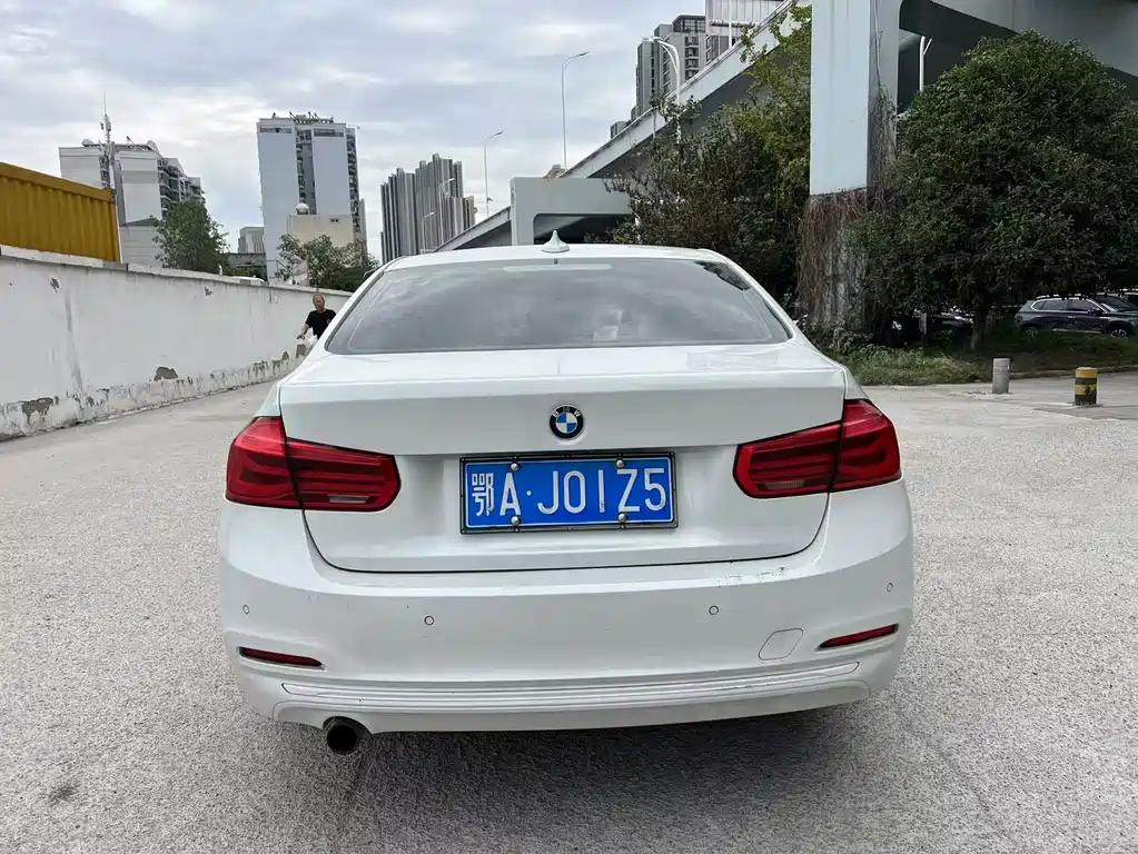BMW 3 Series — миниатюра 8