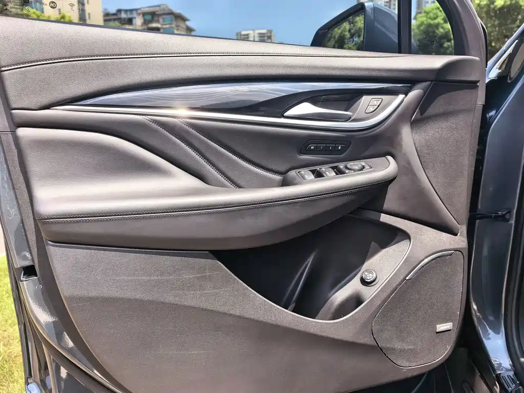 Buick Enclave — миниатюра 14