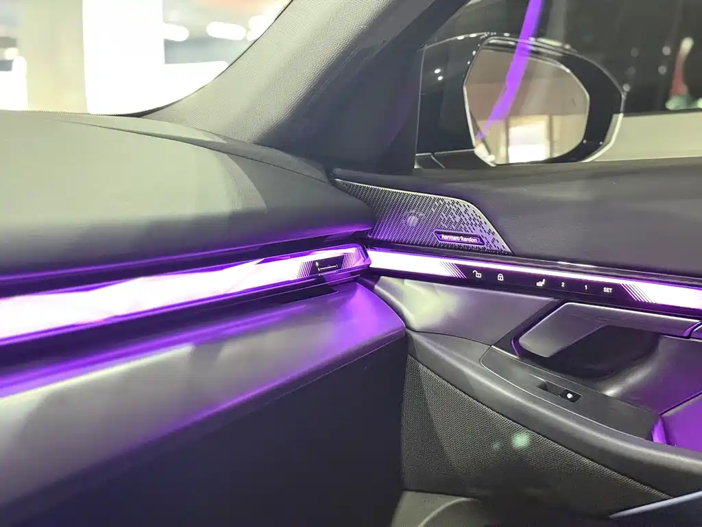 BMW i5 — миниатюра 32