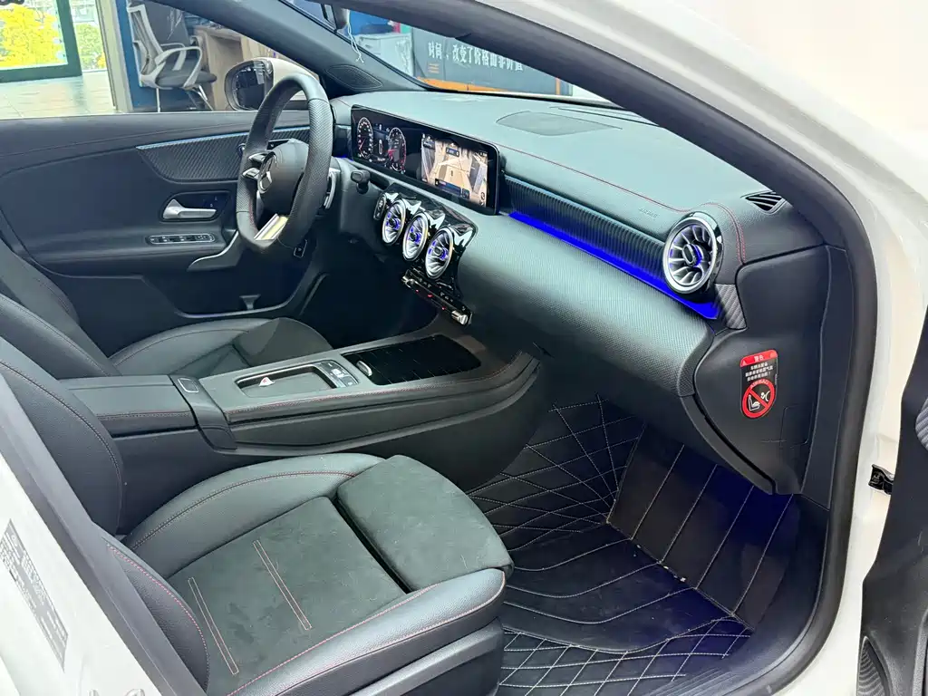 Mercedes-Benz A-Class — миниатюра 9
