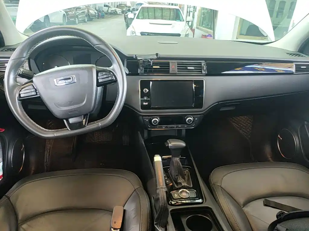Qoros Qoros 3 — миниатюра 10
