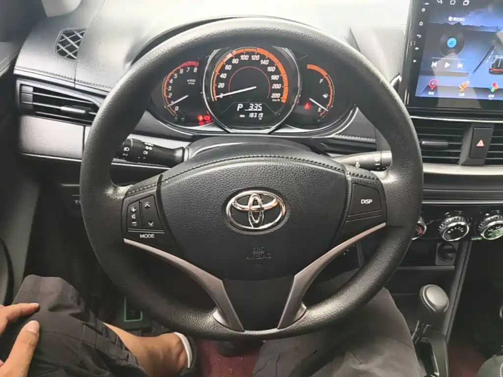 Toyota Yaris L — миниатюра 11