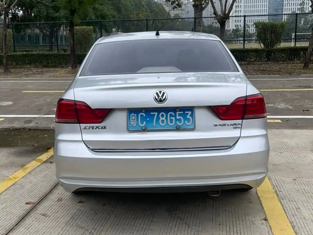 Volkswagen Santana — миниатюра 6