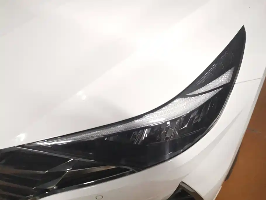 Hyundai Elantra — миниатюра 5