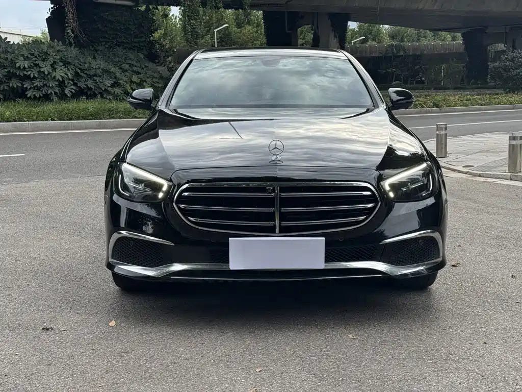 Mercedes-Benz E-Class — миниатюра 19