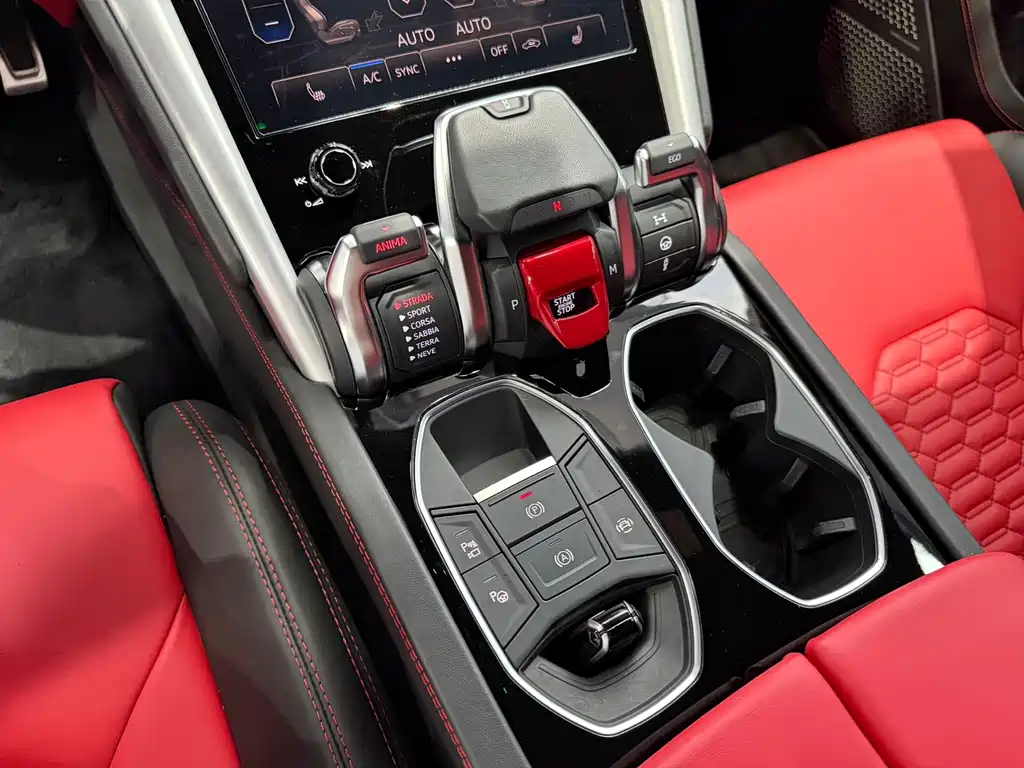 Lamborghini Urus — миниатюра 11