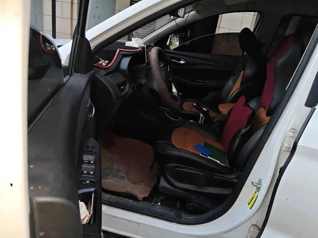 Wuling Hongguang S3 — миниатюра 12