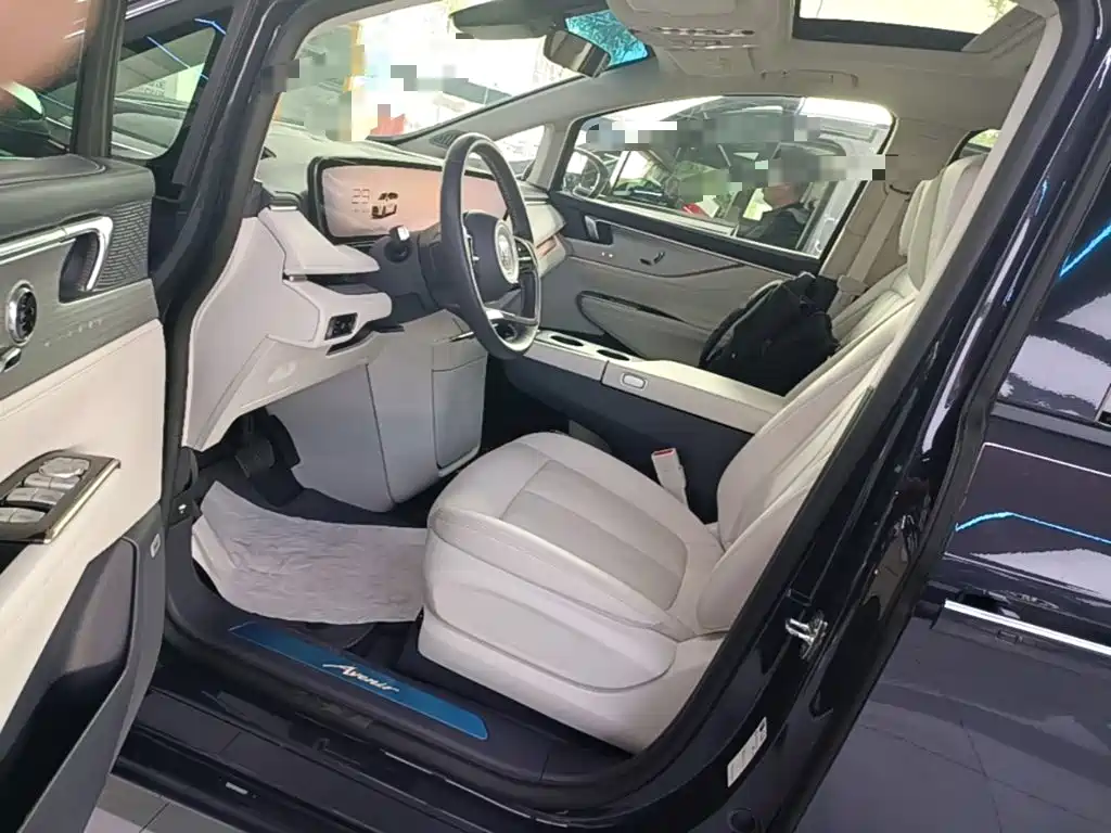 Buick GL8 Hybrid — миниатюра 16
