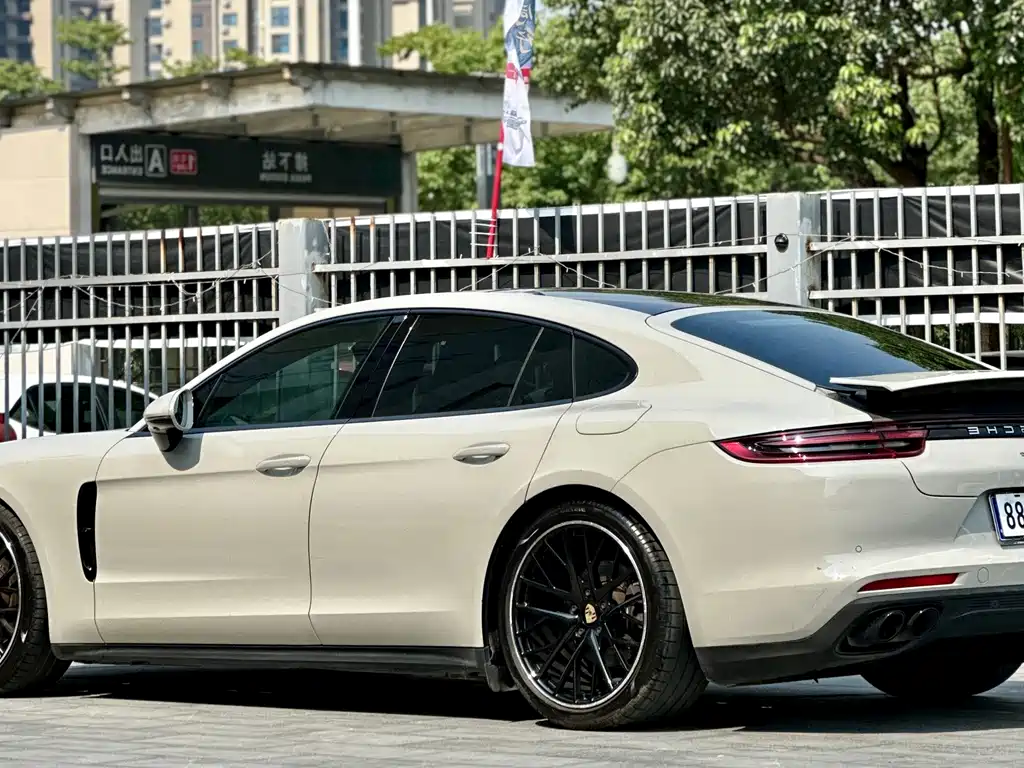 Porsche Panamera — миниатюра 10