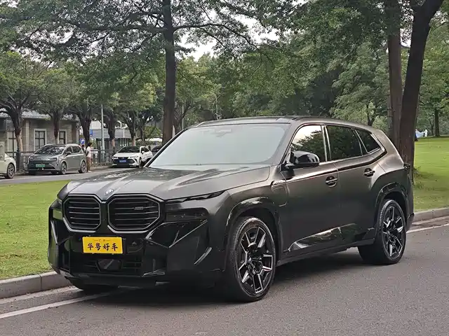 BMW XM — фото 1
