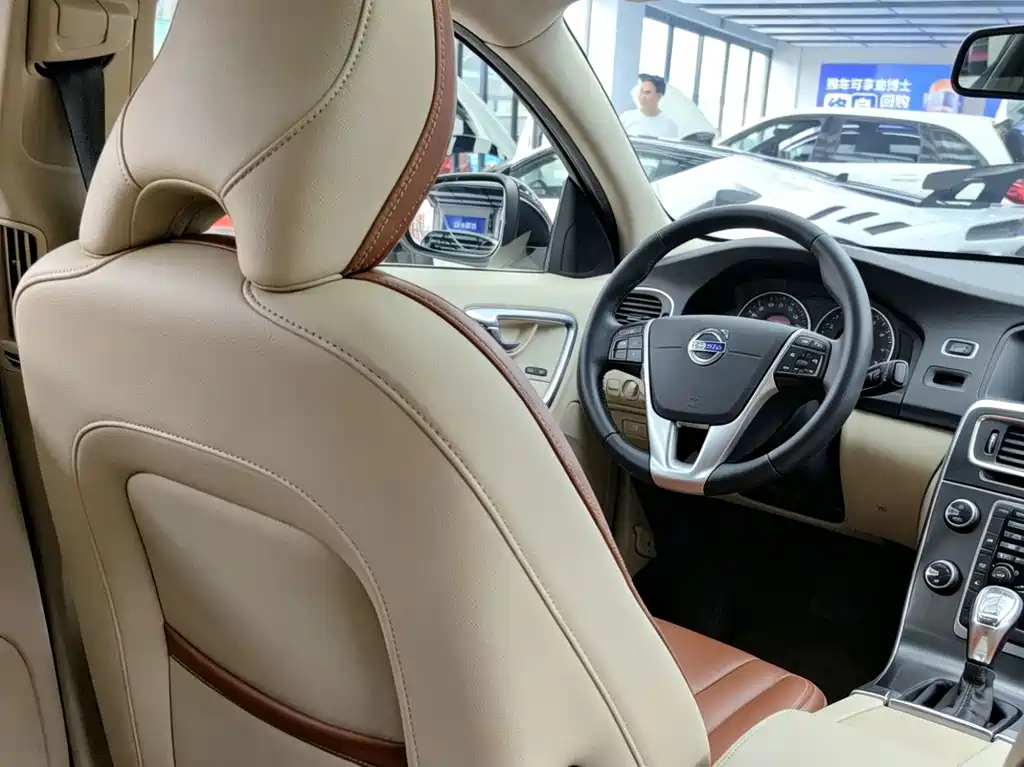 Volvo S60 (Import) — миниатюра 9