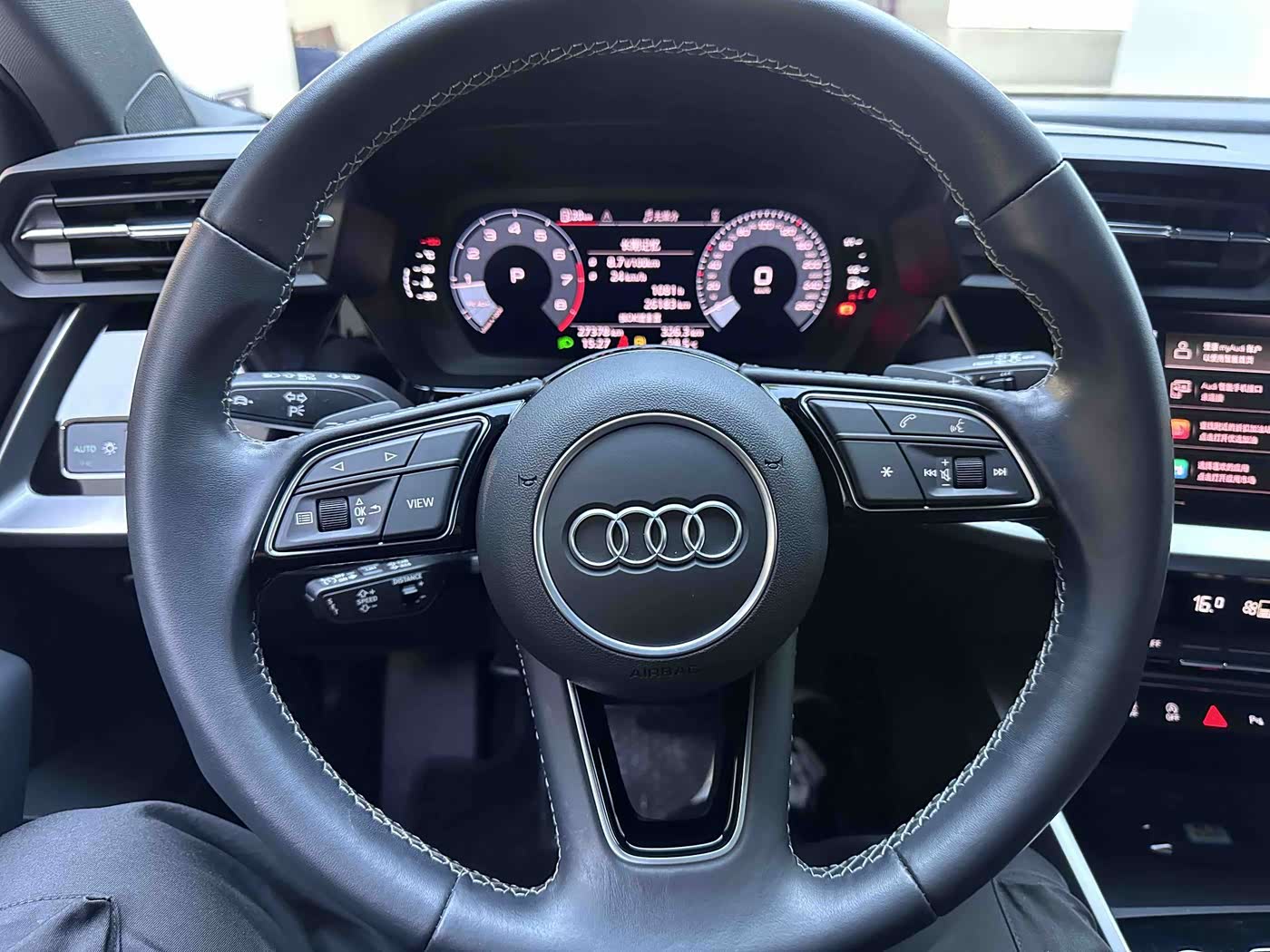 Audi Q3 1.4 л 2022 г. Белый, пробег 17000 км