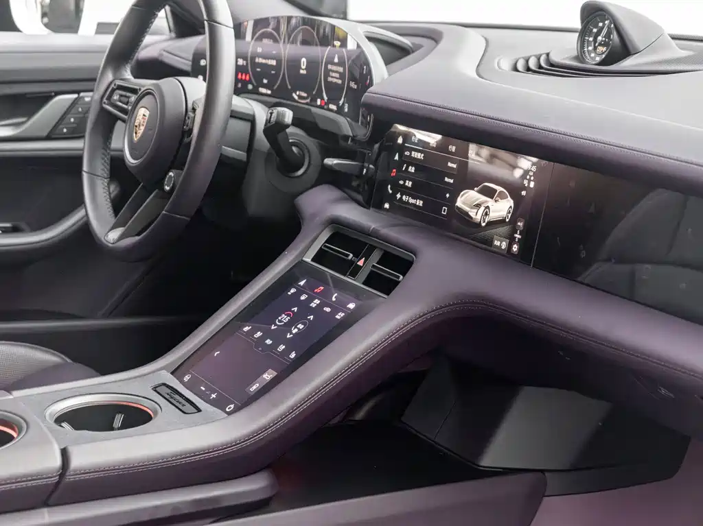 Porsche Taycan — миниатюра 26