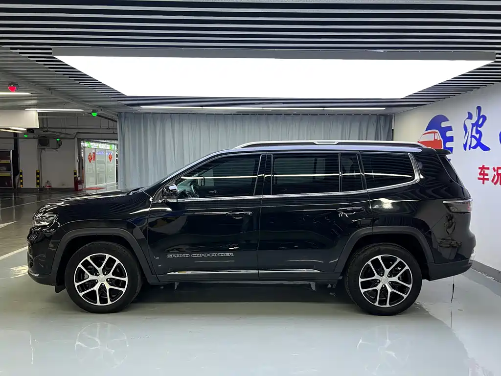 Jeep Grand Commander — миниатюра 4