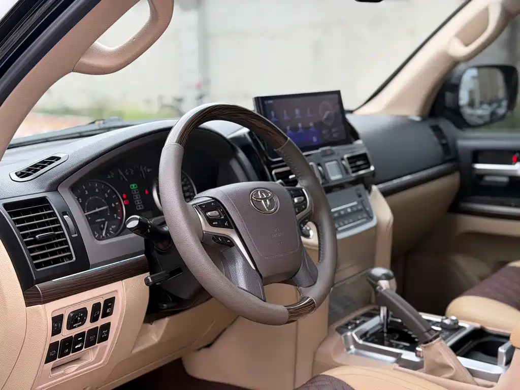 Toyota Land Cruiser — миниатюра 4