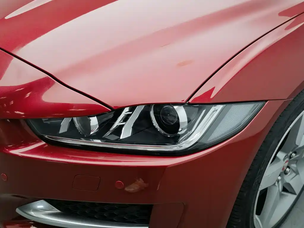 Jaguar XE — миниатюра 7