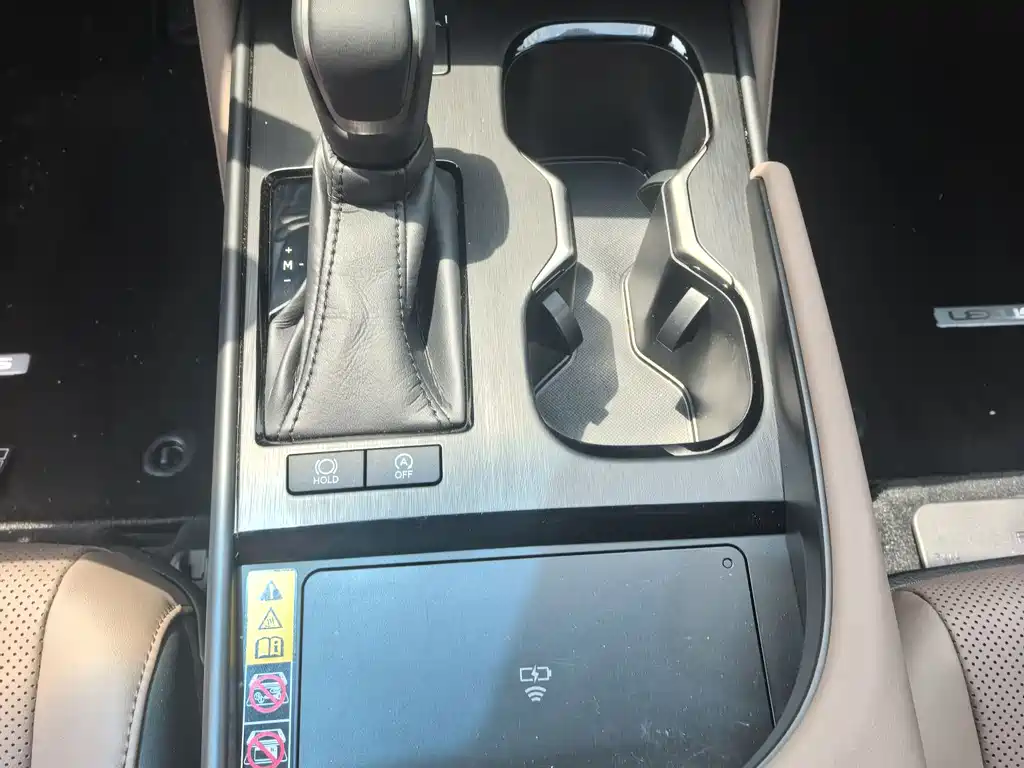 Lexus ES 2025 200 Premium