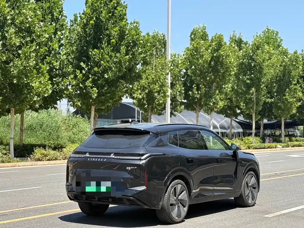 Lynk & Co 08 EM-P 2024 120km Plus