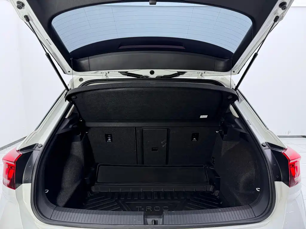 Volkswagen T-Roc — миниатюра 6