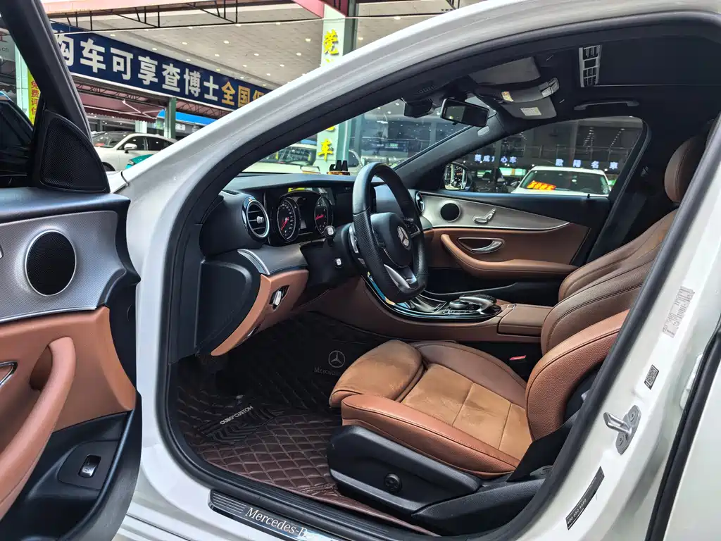 Mercedes-Benz E-Class — миниатюра 6
