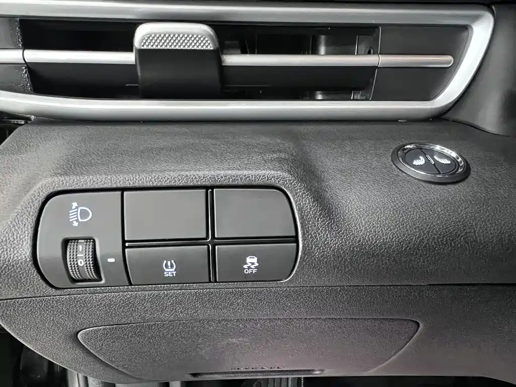 Hyundai Elantra — миниатюра 12