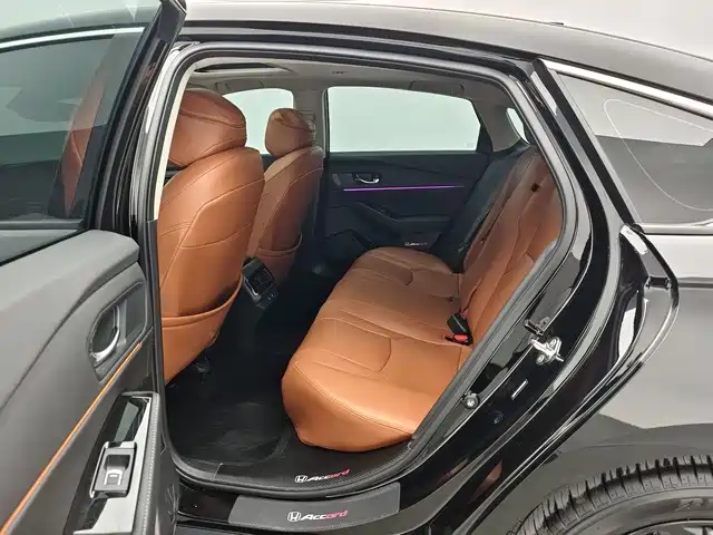 Honda Accord — миниатюра 12