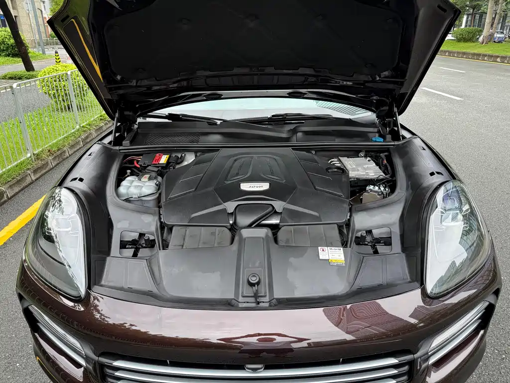 Porsche Cayenne — миниатюра 16