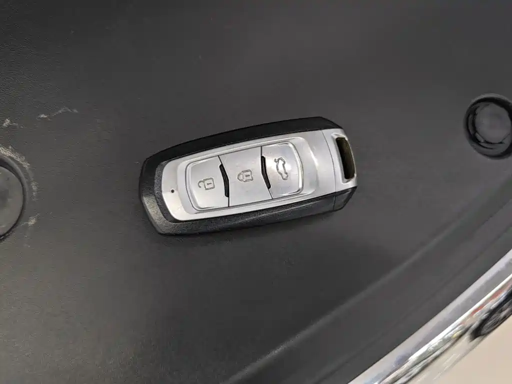 Geely Vision X3 — миниатюра 9