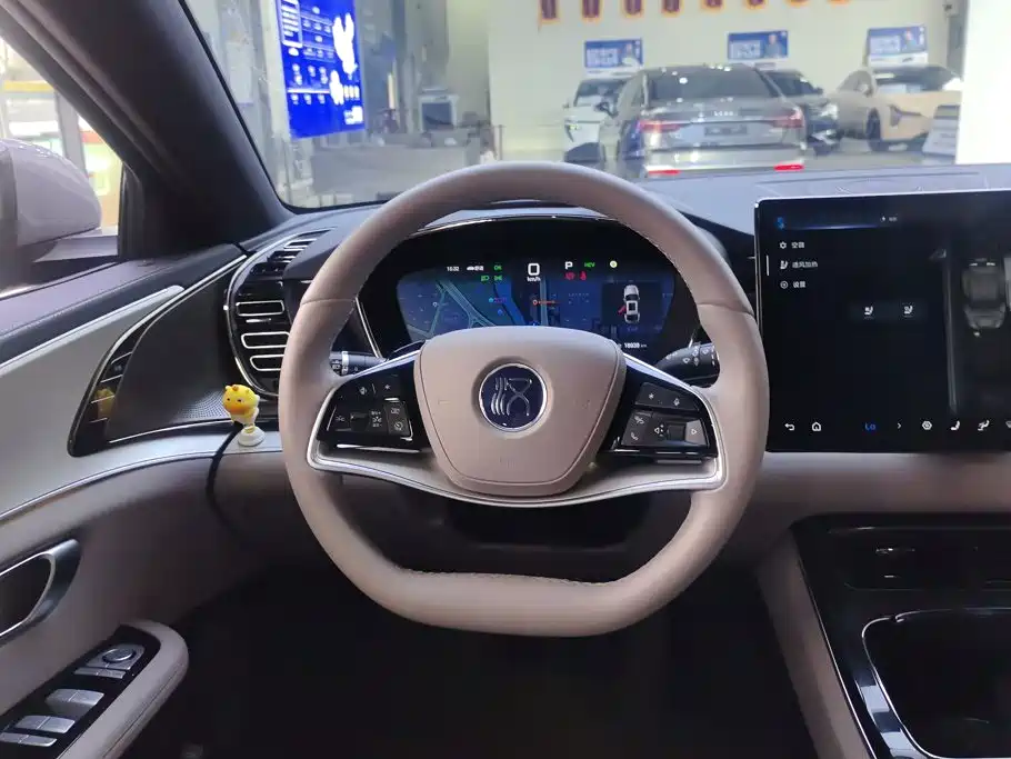 BYD Han — миниатюра 15