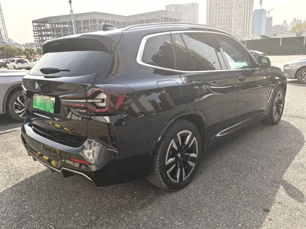 BMW iX3 — миниатюра 9
