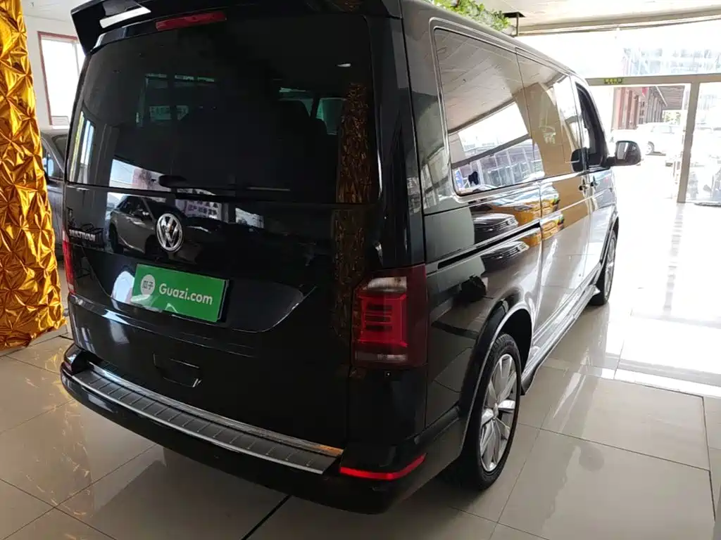 Volkswagen Multivan — миниатюра 7