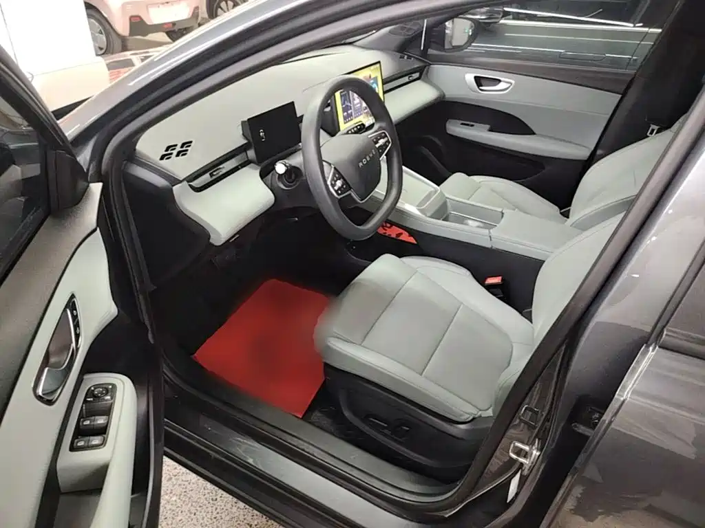 Roewe Young Wai D6 — миниатюра 15