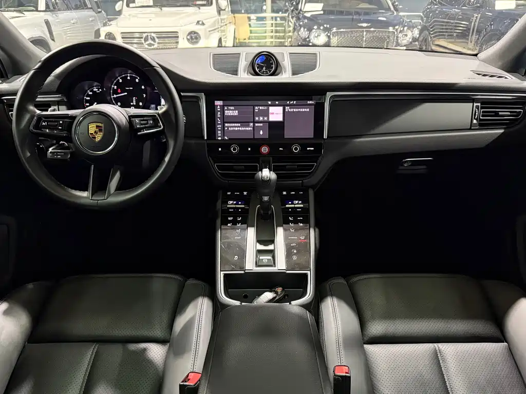 Porsche Macan — миниатюра 12