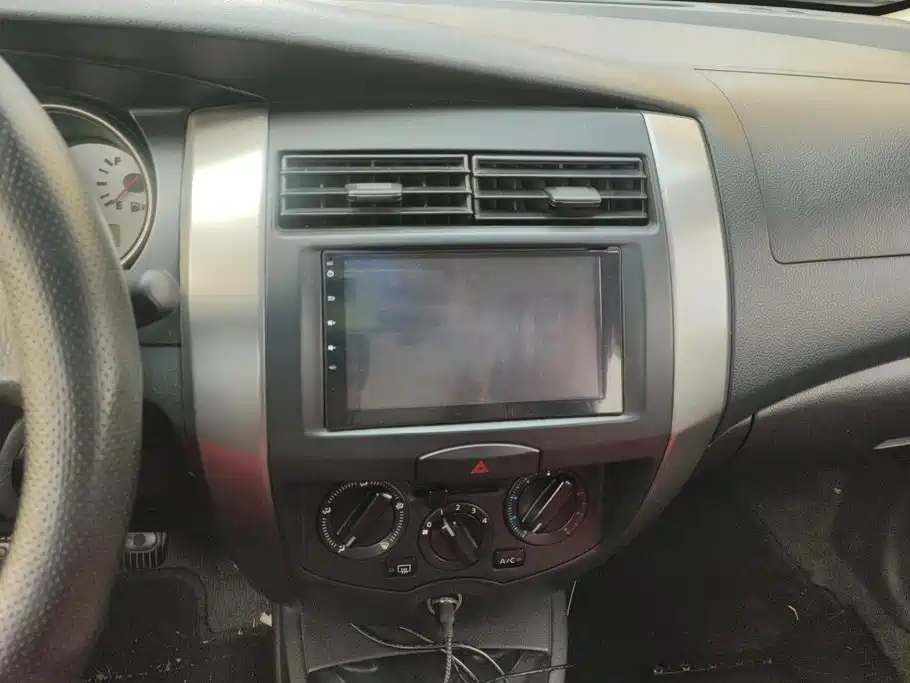 Nissan Livina — миниатюра 12